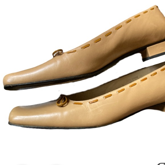 Coach Women Vtg tan smooth leather square toe dress shoes with bow size 8.5 - Picture 10 of 11